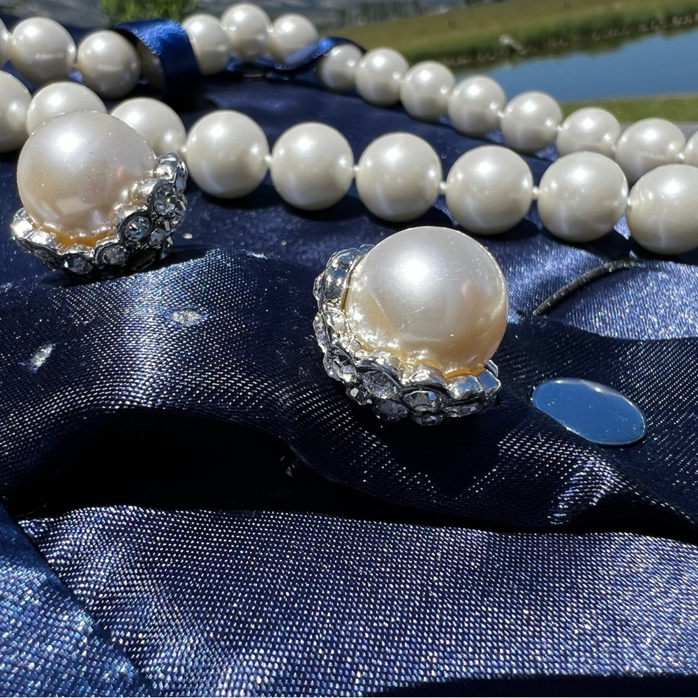 CLEARANCE NWT Stauer Women’s Pearl Jewelry Set Necklace Bracelet and Earrings - Picture 5 of 15